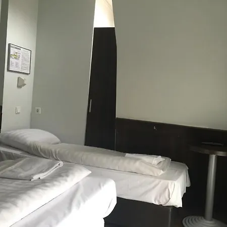 Damrak Otel 3*